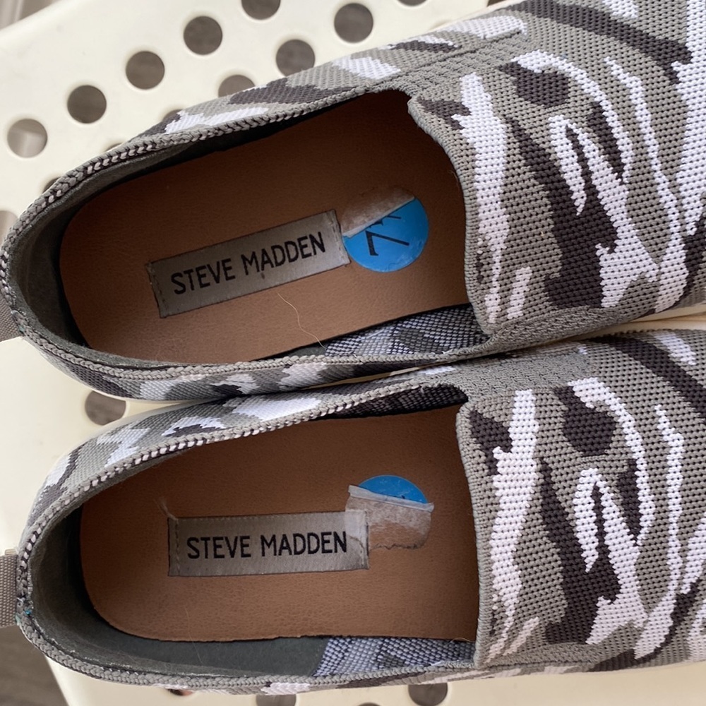 Steve Madden Slip-Ons - Picture 3 of 6